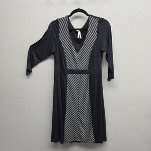 She Soul Harmony Energy Dress Womens Large Black Gray V-Neck Chevron Made in USA